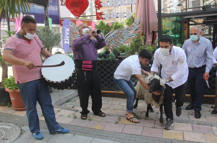 Kebapçıda normalleşmeye davul zurnalı açılış G5