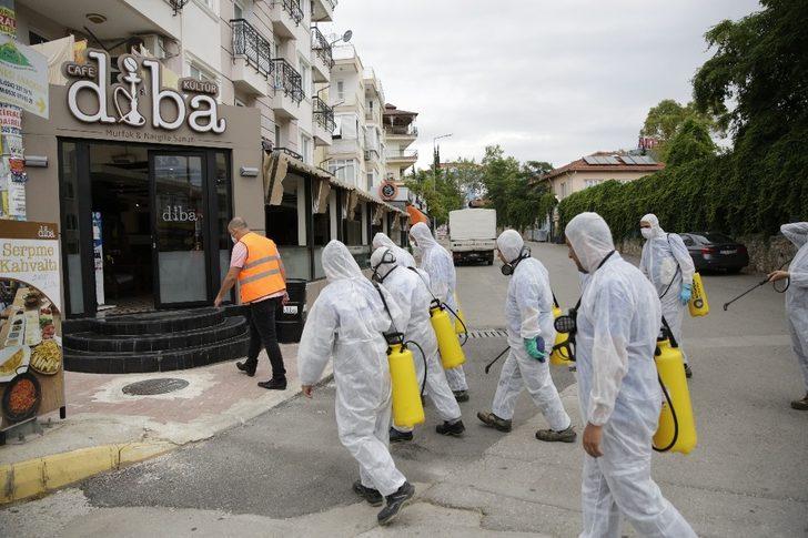 Büyükşehir kafe ve restoranları dezenfekte ediyor G3