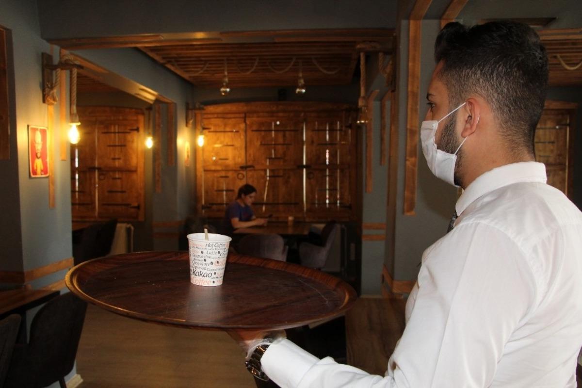 Bing&ouml;l&rsquo;de normalleşme s&uuml;reci,kafe ve &ccedil;ay bah&ccedil;eleri a&ccedil;ıldı