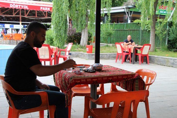 Bingöl’de normalleşme süreci,kafe ve çay bahçeleri açıldı G2