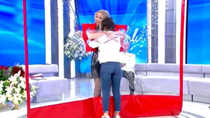 Müge Anlı'nın dönüşü muhteşem oldu! Programda sarılmak isteyenlere özel... G5