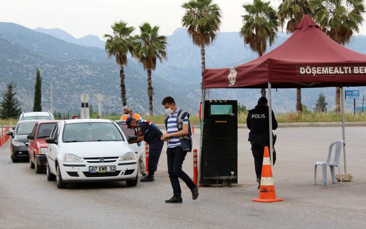 Seyahat kısıtlaması kaldırıldı! Antalya girişinde yoğunluk oluştu G3