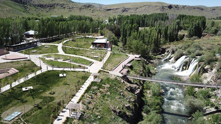 Muradiye Şelalesi ziyaretçilerini bekliyor G3