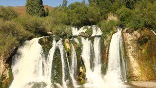 Muradiye Şelalesi ziyaretçilerini bekliyor