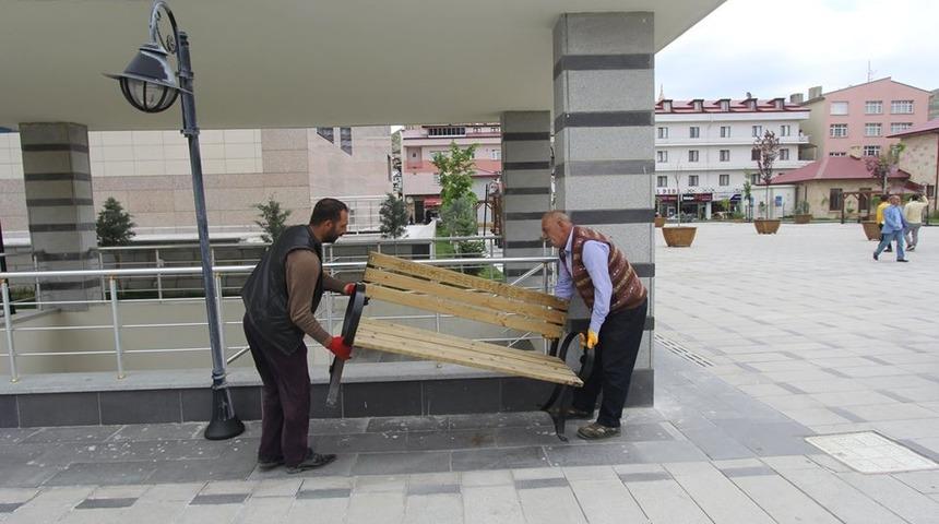 Bayburt&rsquo;ta fiziksel mesafeli normalleşme başladı
