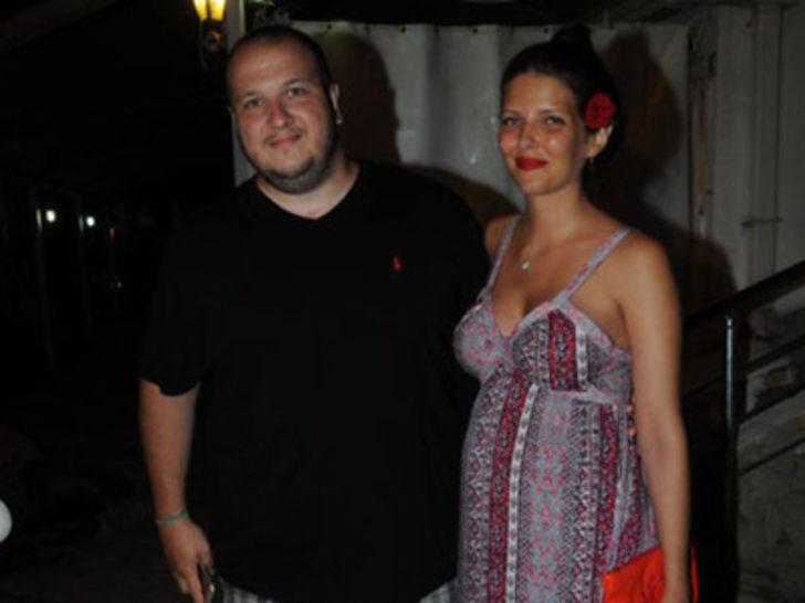 Şahan Gökbakar, Selin Ortaçlı çifti oğullarına Deniz Efe ismi verdi G4