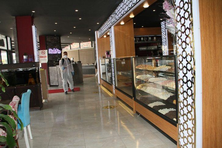 Hizmete açılan işletmelerde dezenfekte çalışması G3