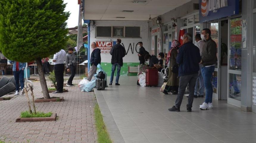 Seyahat kısıtlaması kalktı, akın akın İstanbul'a geliyorlar
