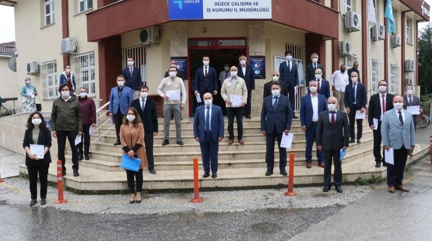 Vali Dağlı İş-Kur personeline teşekk&uuml;r belgesi verdi