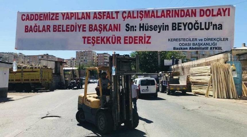 Direkhane esnafından teşekk&uuml;r pankartı