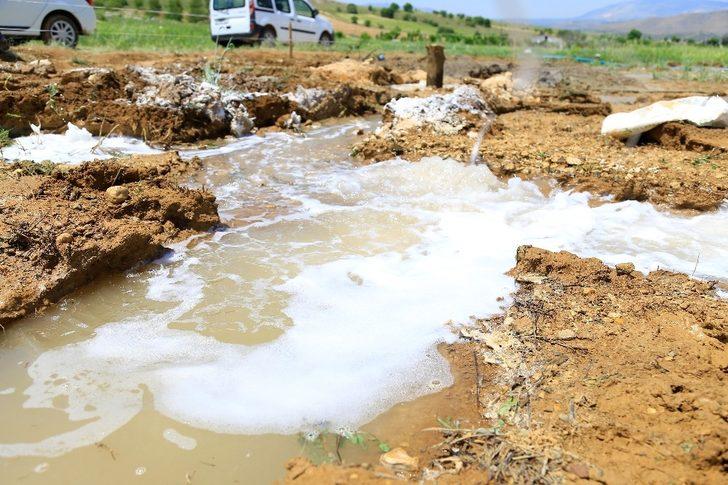 Şaşkına çeviren olay! Bahçesine sondaj vurdurdu maden suyu çıktı G2