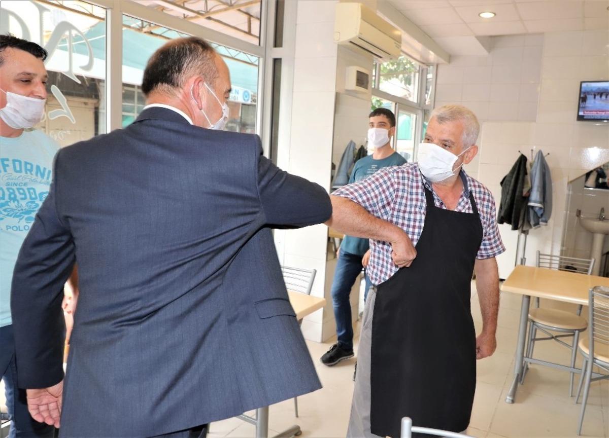 Başkan Akın normalleşme s&uuml;recinde esnafı ziyaret etti