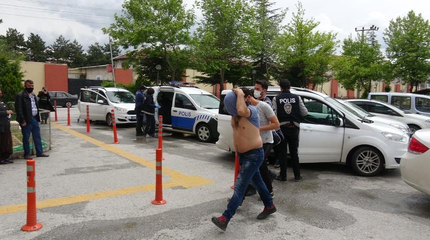 Afyonkarahisar'da fuhuş operasyonu: 5 gözaltı