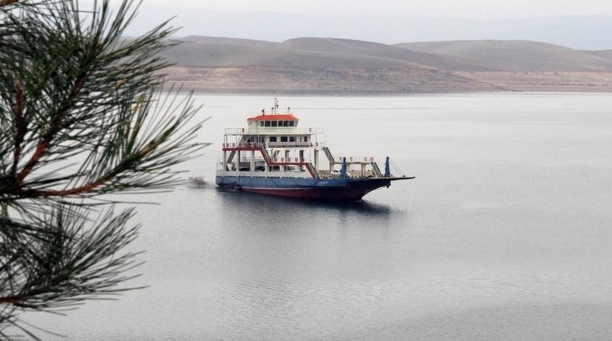 Normalleşme süreciyle Tunceli-Elazığ feribot seferleri başladı
