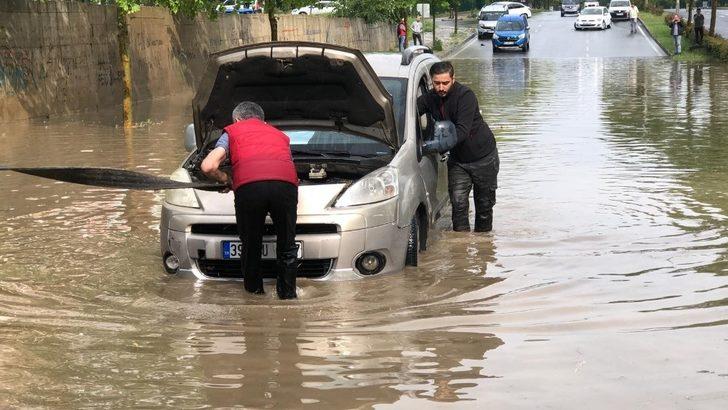Tekirdağ’da şiddetli yağış! Araçlar suya gömüldü G3