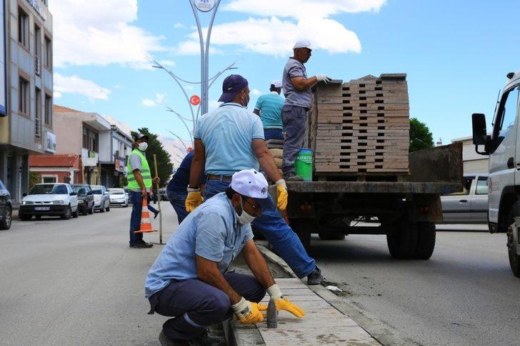 Belediye ekipleri şehir genelinde çalışmalarını hummalı bir şekilde sürdürüyor G3