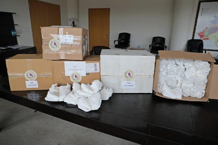 Akhisar’da kadınlar gönüllü olarak 4 bin maske üretti G2