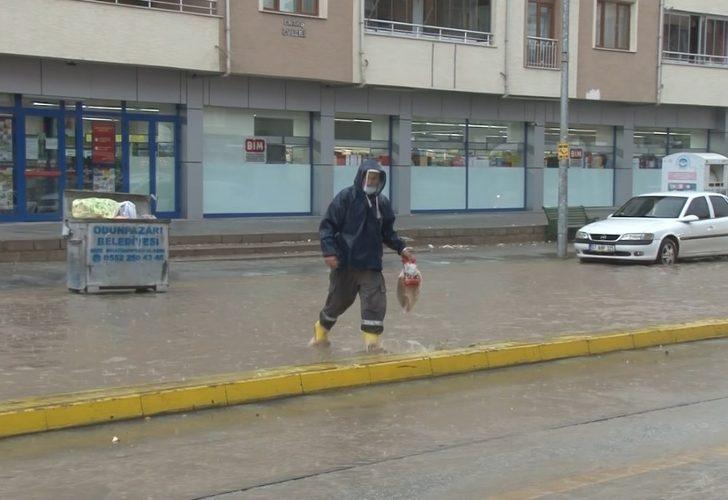 Eskişehir’de yağmur hayatı felç etti G3