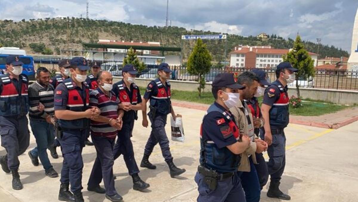 Eniştelerini &ouml;ld&uuml;r&uuml;p, kaza s&uuml;s&uuml; vermişler