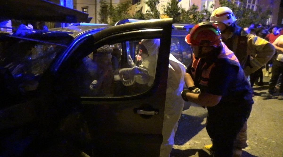 Silivri'de kontrolden &ccedil;ıkan ara&ccedil; duvara &ccedil;arparak durabildi