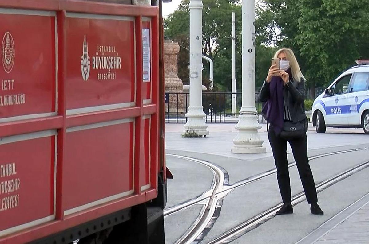Nostajlik tramvay İstiklal Caddesi'nde seferlere başladı