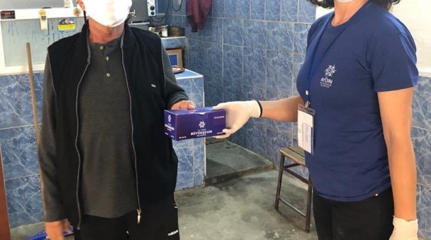 Aydın’da kahvecilere hijyen paketi dağıtıldı