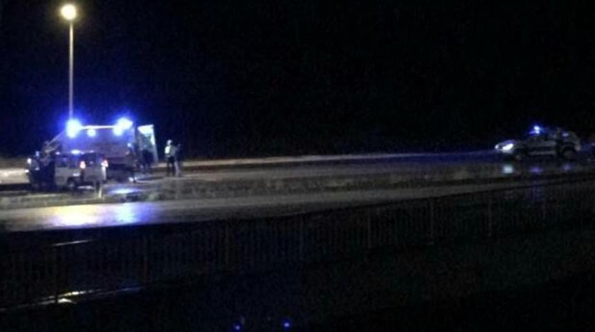 Tosya&rsquo;da yol yardım aracı elektrik direğine &ccedil;arptı 1 yaralı