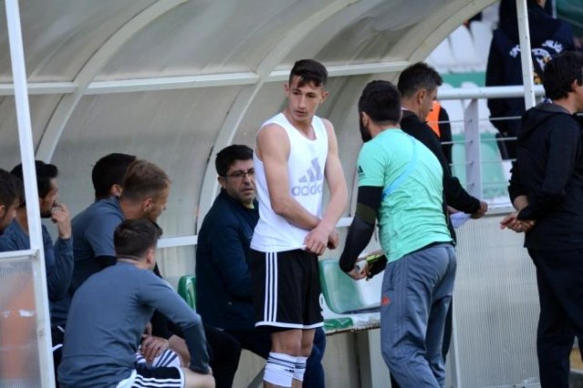 Galatasaray, Manisa FK forması giyen Mehmet Uysal'ın peşinde