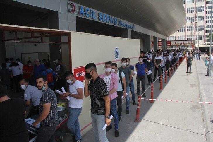 Asker adaylarının koronavirüs testi kuyruğu G5