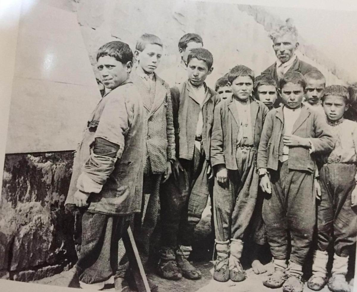 Efsanevi G&uuml;l Cemal binasının hikayesi dinleyenleri duygulandırıyor