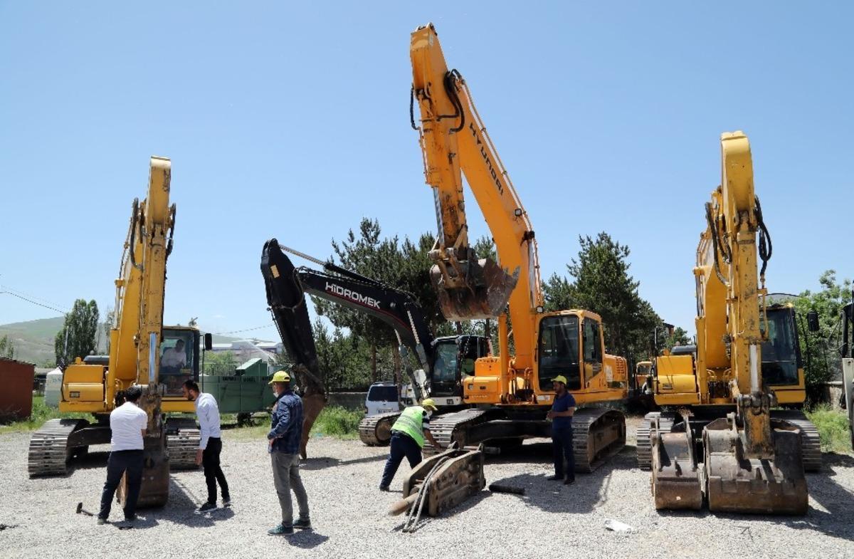 Van B&uuml;y&uuml;kşehir Belediyesinin tarımsal hizmet ara&ccedil;ları her yerde