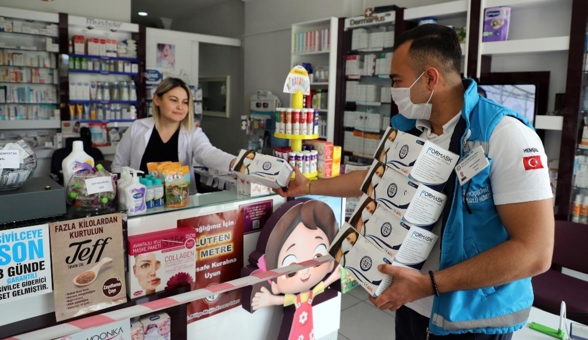 Muğla B&uuml;y&uuml;kşehir 662 bin maske dağıttı