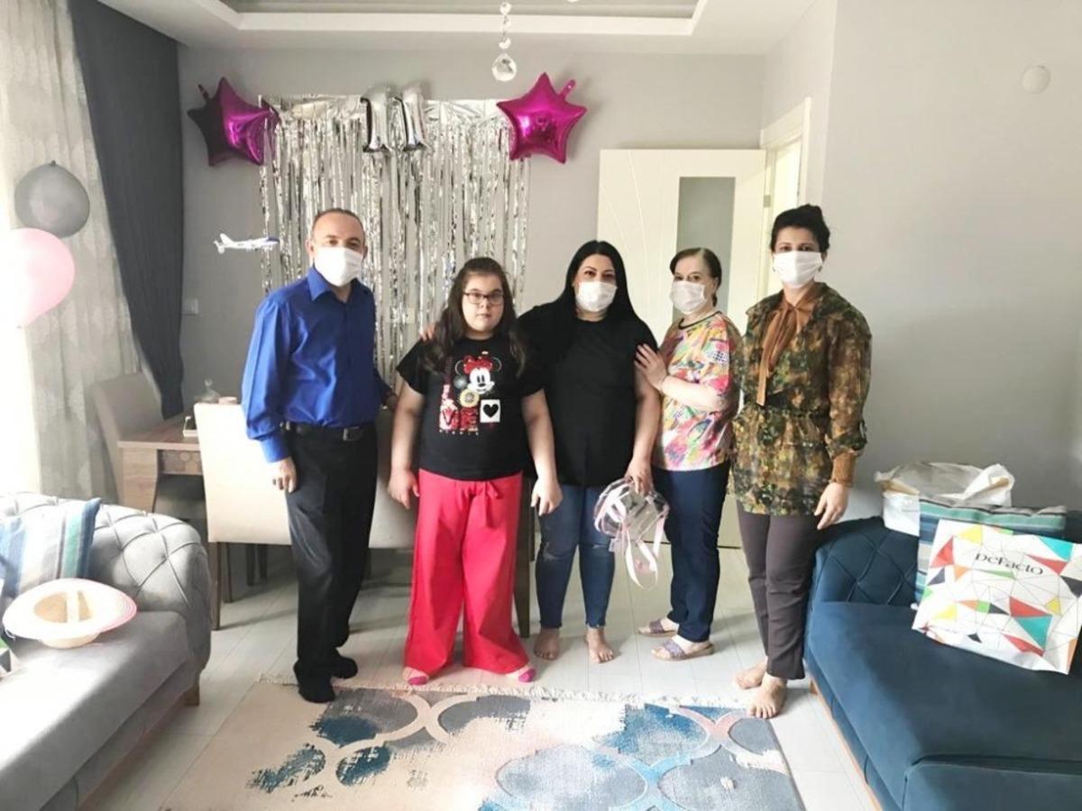 Burhaniye&rsquo;de Şehit kızı Buğlem&rsquo;e Kaymakam &Ouml;ner&rsquo;den yaş g&uuml;n&uuml; s&uuml;rprizi