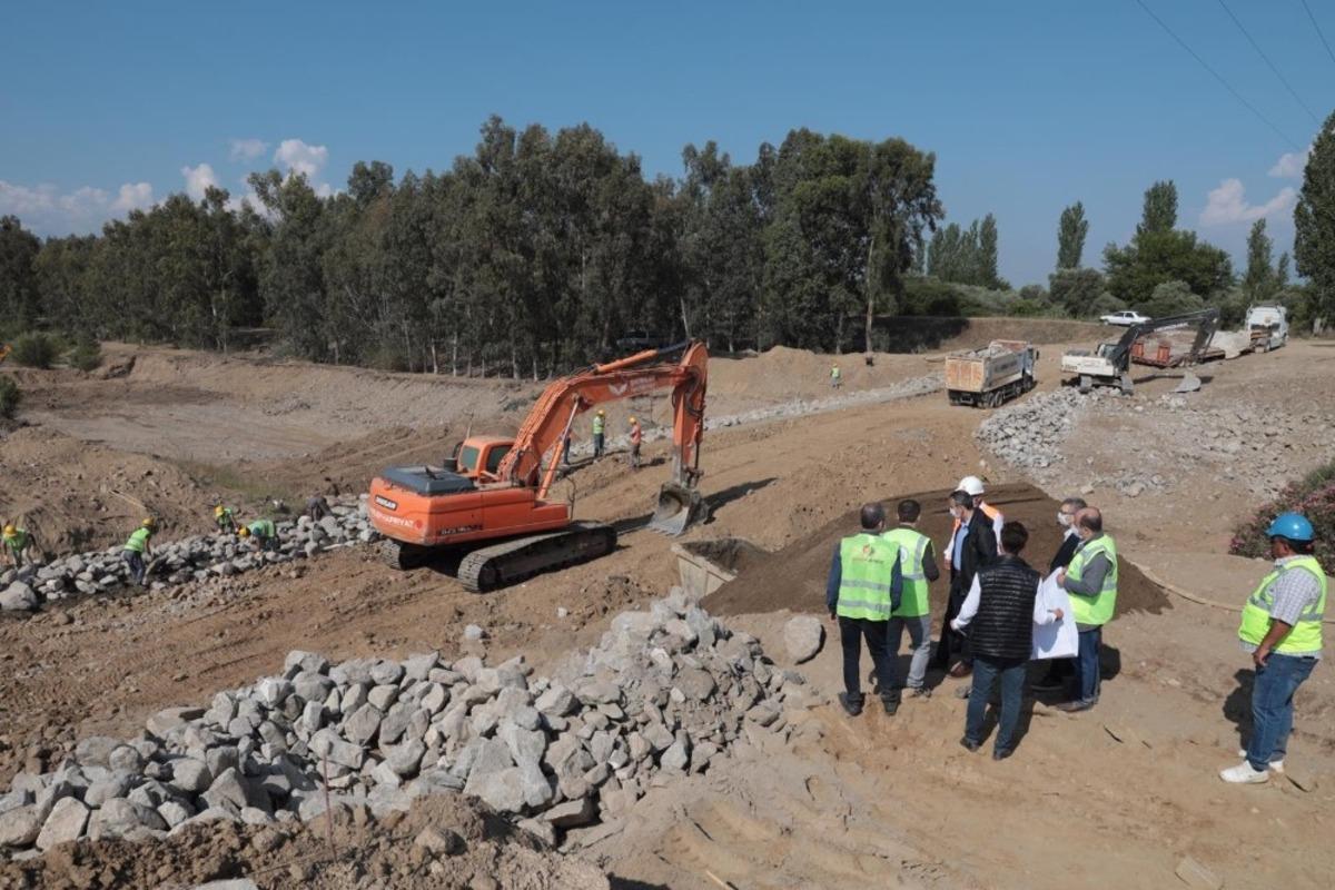 DSİ B&ouml;lge M&uuml;d&uuml;r&uuml; İlter, Kestel &Ccedil;ayı &uuml;zerinde inşaa edilen bentleri yerinde inceledi
