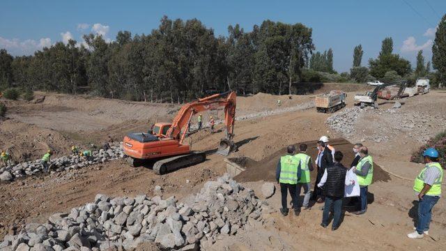 DSİ Bölge Müdürü İlter, Kestel Çayı üzerinde inşaa edilen bentleri yerinde inceledi