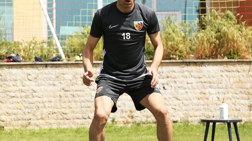 Kayserispor&rsquo;da sağ bek Zoran&rsquo;a emanet