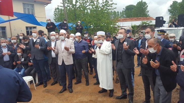 Trafik kazasında hayatını kaybeden Uzman Çavuş Simav’da toprağa verildi G4