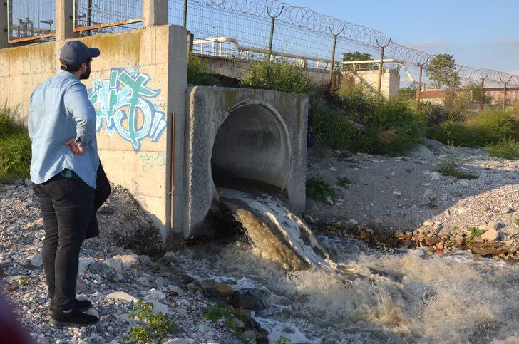 İSKİ tesisinden bırakılan su denizin rengini değiştirdi! G5