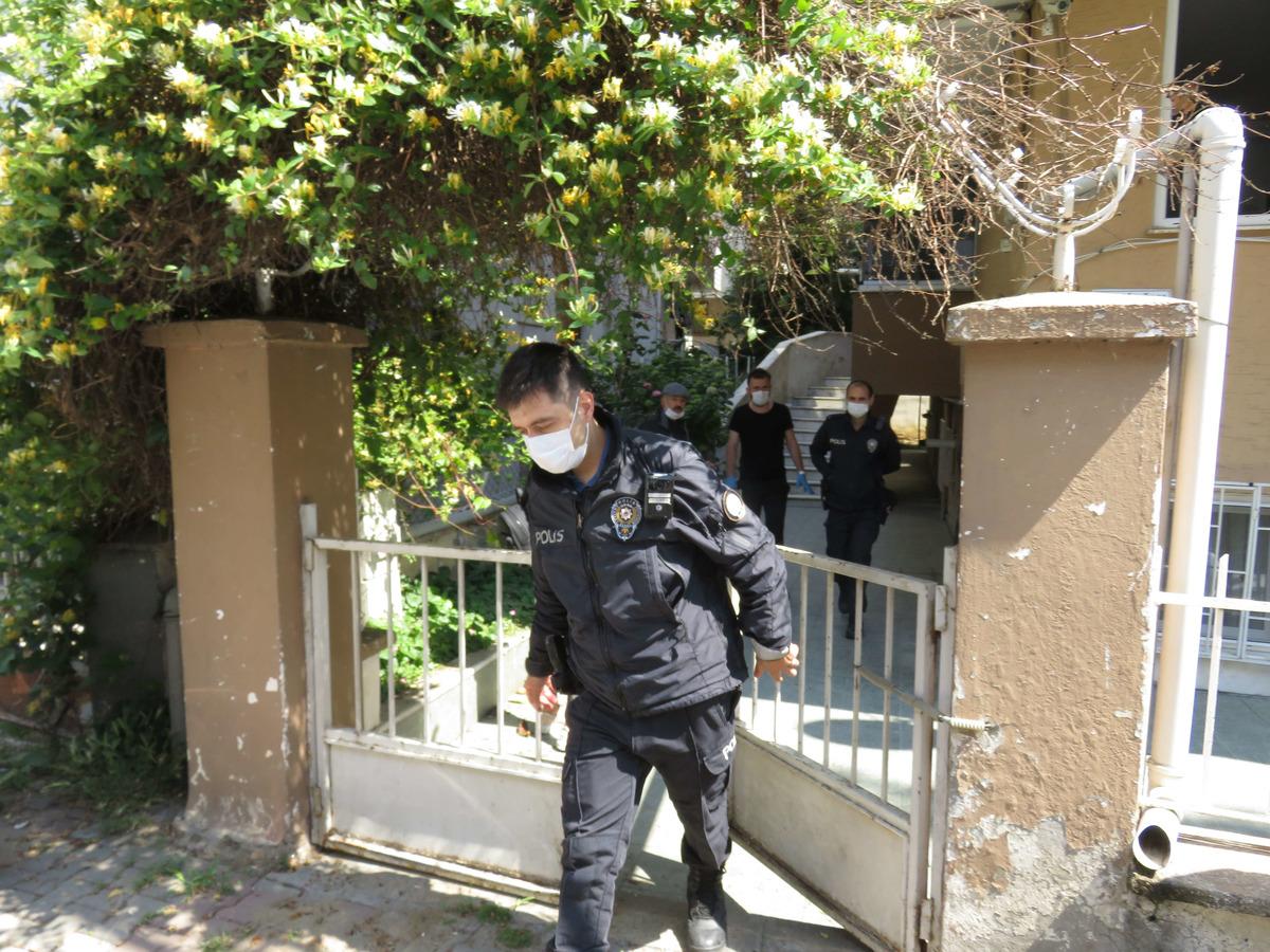 Ev arkadaşını &ouml;ld&uuml;ren T&uuml;rkmenistanlı polise teslim oldu