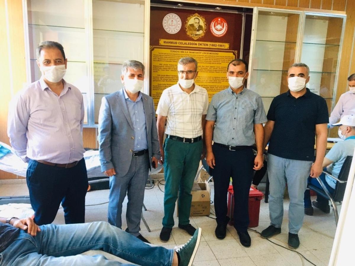 İmam Hatip Okullarında kan bağışı kampanyası s&uuml;r&uuml;yor