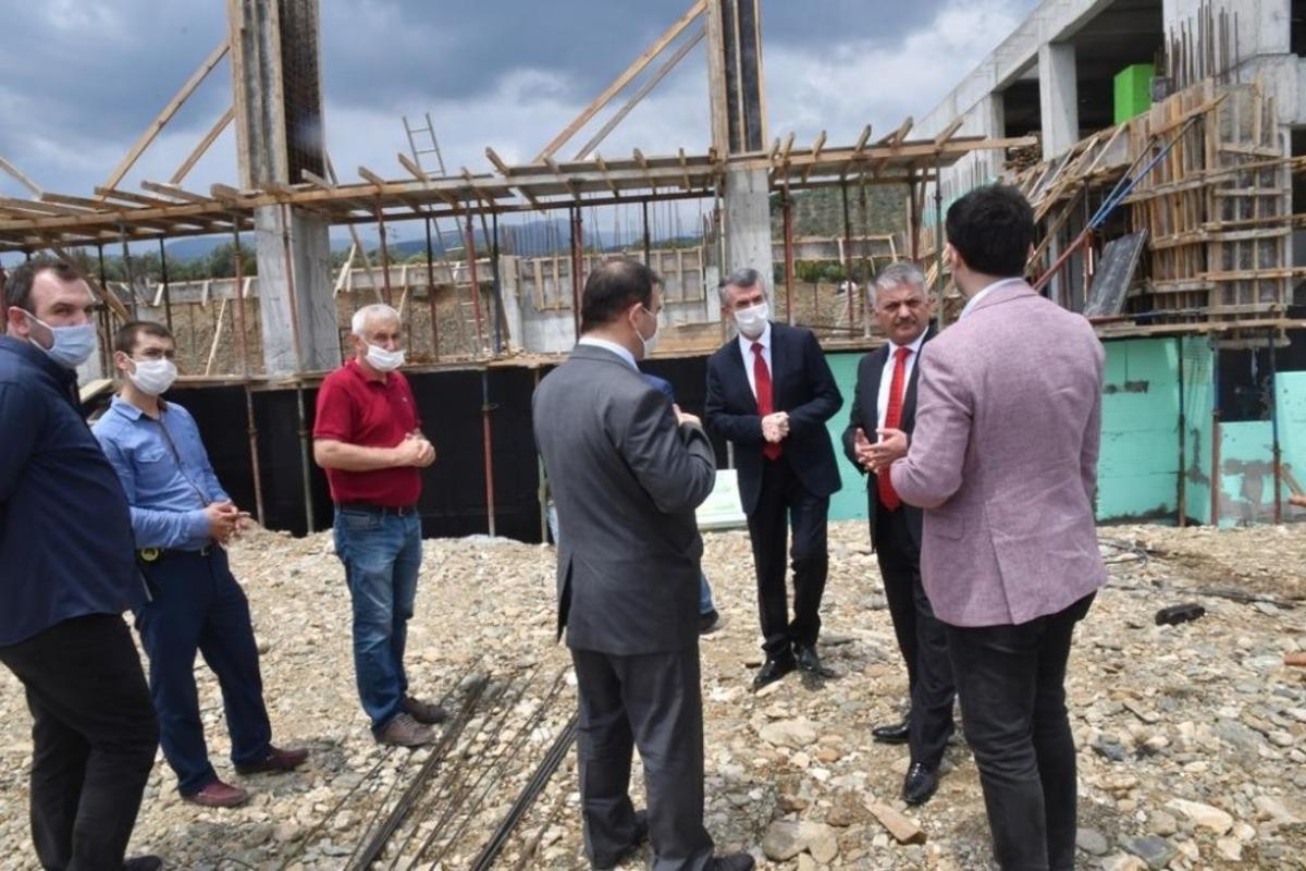 Vali Yazıcı, Edremit&rsquo;te yatırımları inceledi