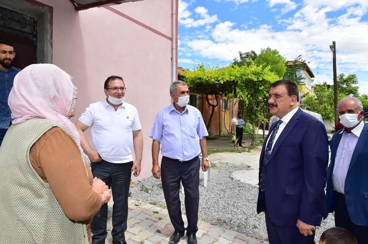Başkan G&uuml;rkan, Ak&ccedil;adağ&rsquo;da yatırımları yerinde inceledi