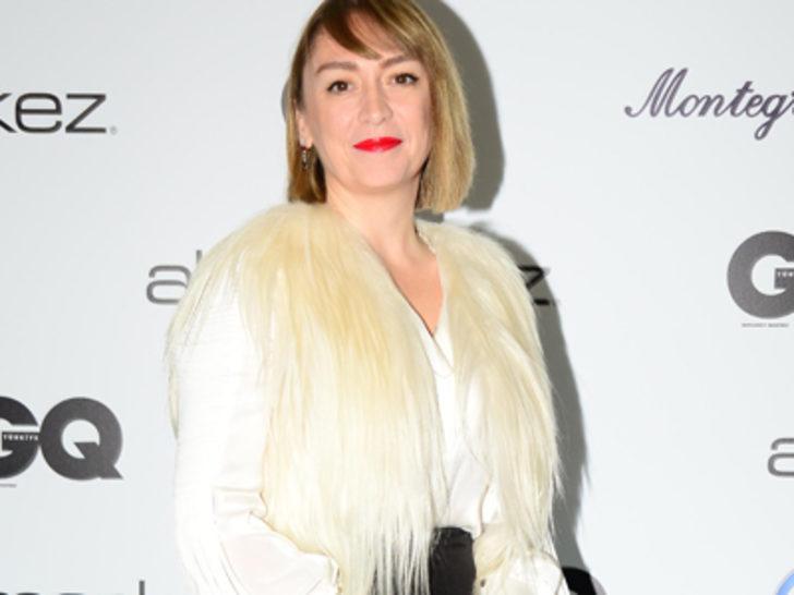 Ödül töreninde Arda Turan Burcu Esmersoy gerginliği G2