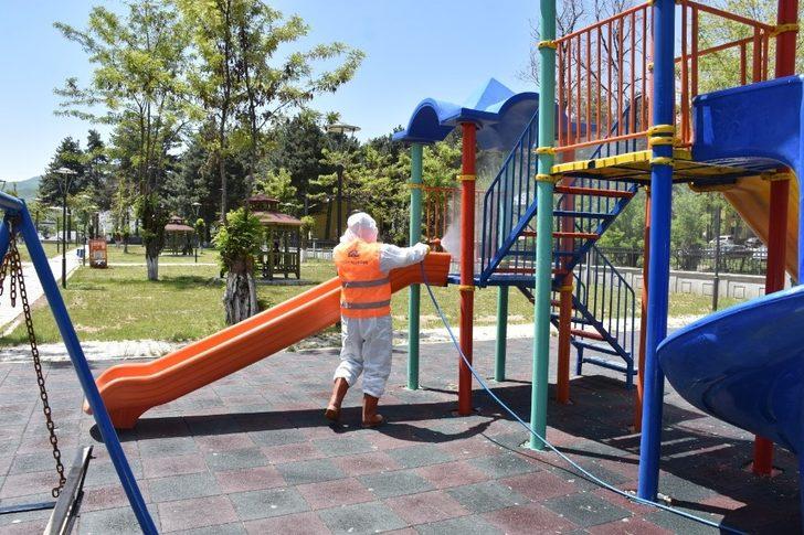 Tatvan’da parklar ve oyun grupları dezenfekte ediliyor G4