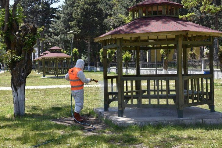 Tatvan’da parklar ve oyun grupları dezenfekte ediliyor G5