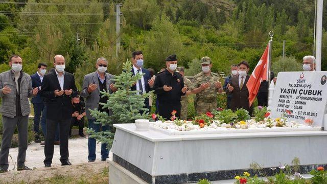 Şehit Yasin Çubuk, şehadetinin yıldönümünde kabri başında anıldı