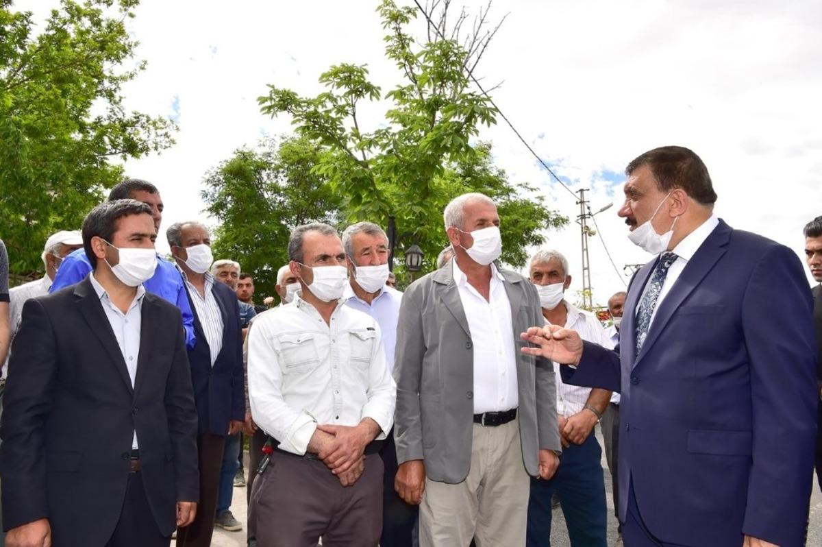 Başkan G&uuml;rkan&rsquo;a Şahnahan&rsquo;da &ccedil;alışmaları inceledi