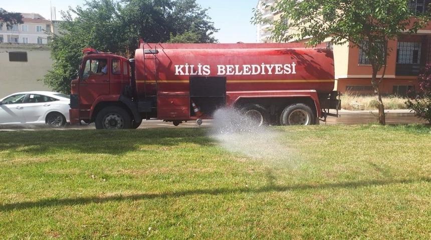 Parklarda bakımlar s&uuml;r&uuml;yor