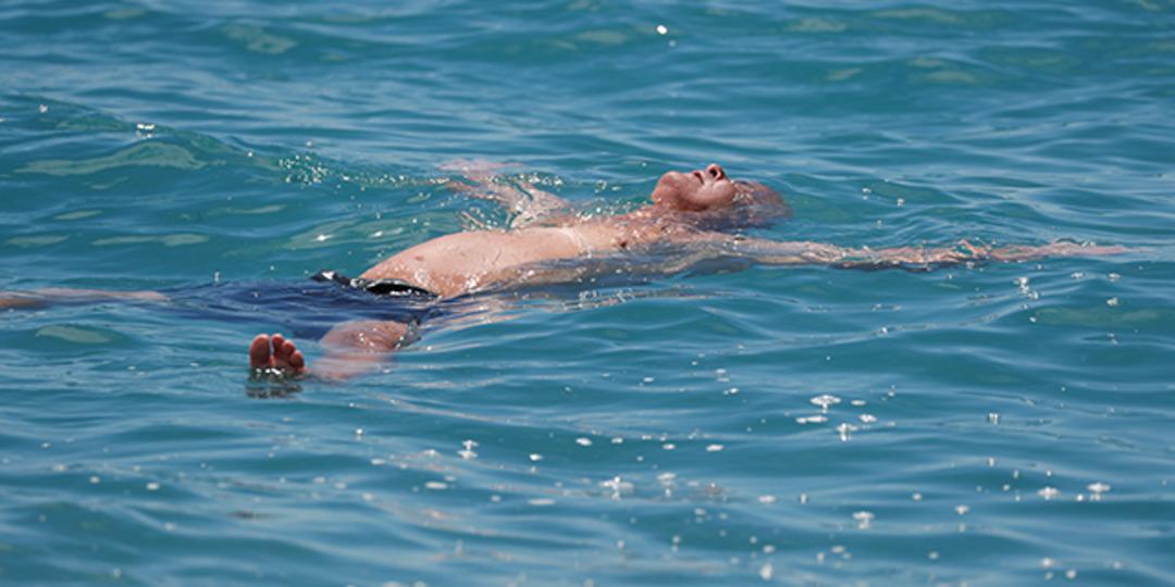 2 g&uuml;nd&uuml;r koronavir&uuml;s &ouml;l&uuml;m&uuml; yok! Halk plajlara akın etti