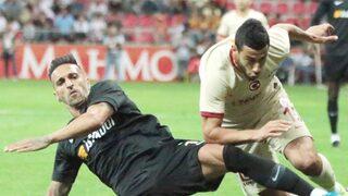 Kayserispor kaptanı Miguel Lopes, kendisine makyaj yaptırdı